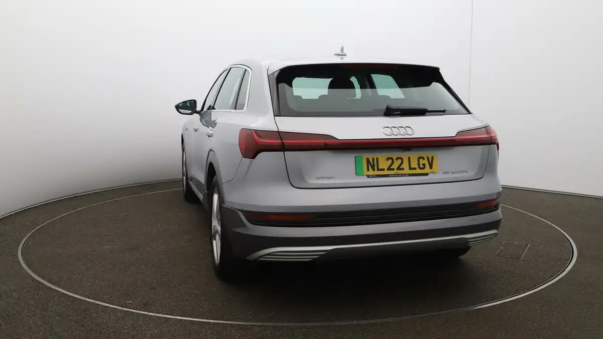 2022-audi-e-tron-55e-technik-station-wagon-big-53