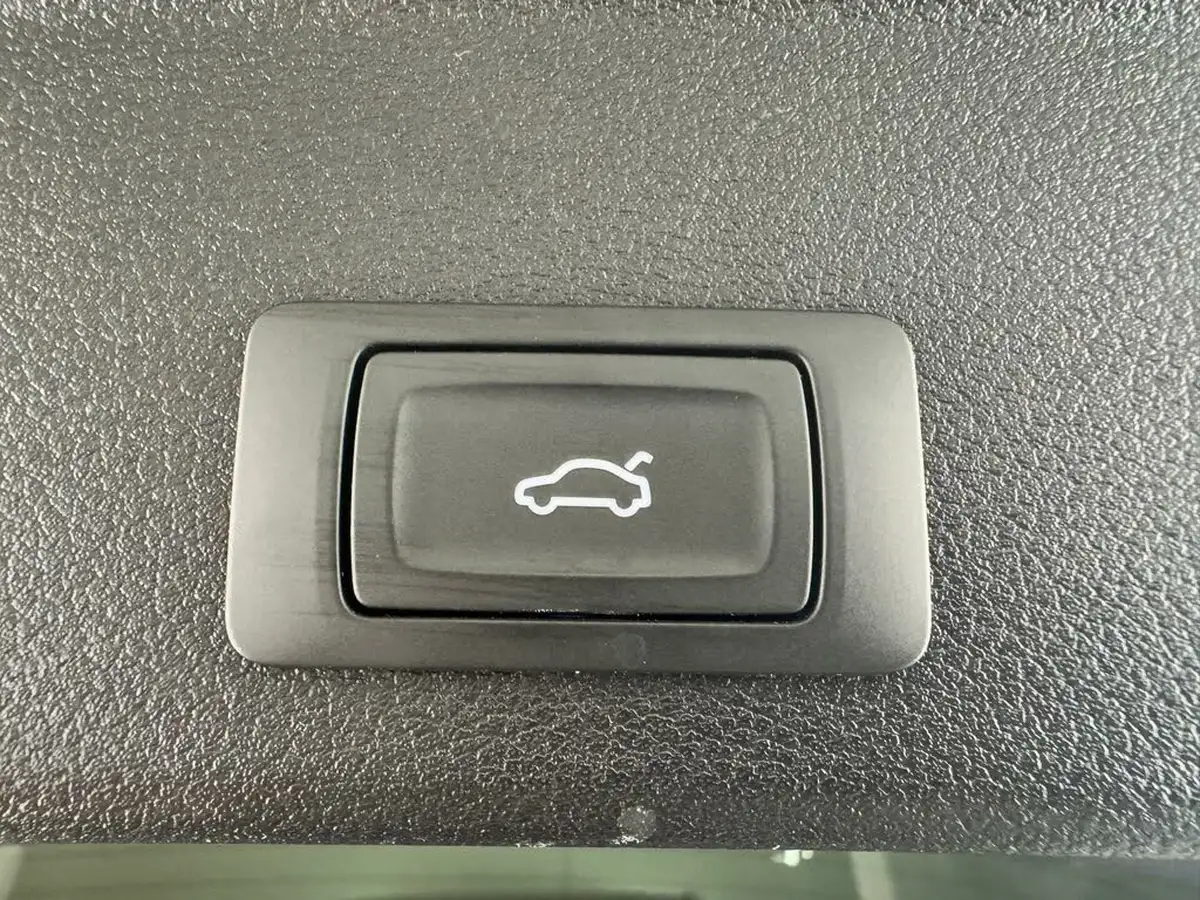 2022-audi-a4-avant-20-35-tdi-technik-big-36