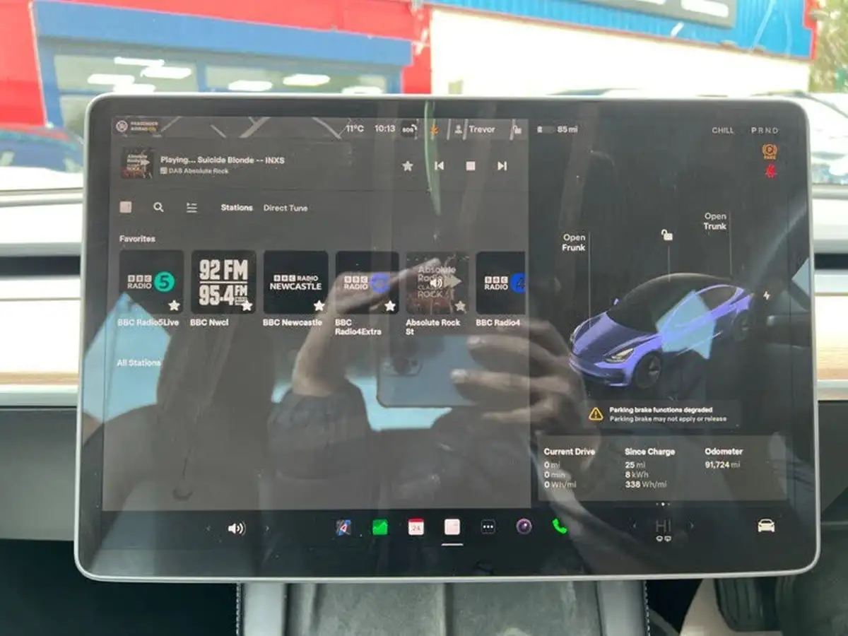 2020-tesla-model-3-e-long-range-big-11