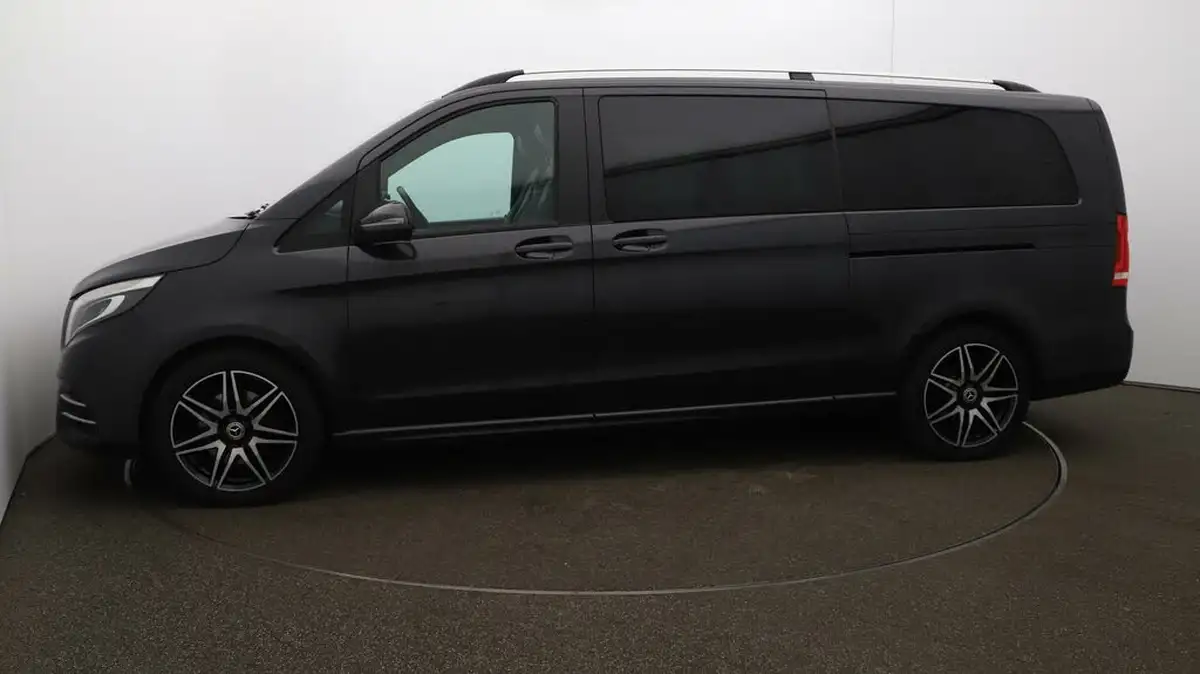 2020-mercedes-benz-v-class-20d-v300d-amg-line-extra-long-big-60