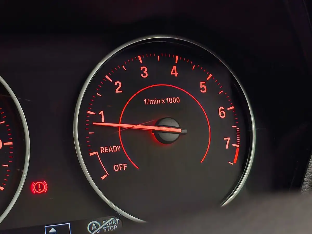 2014-bmw-1-series-16-116i-sport-ss-3d-big-38
