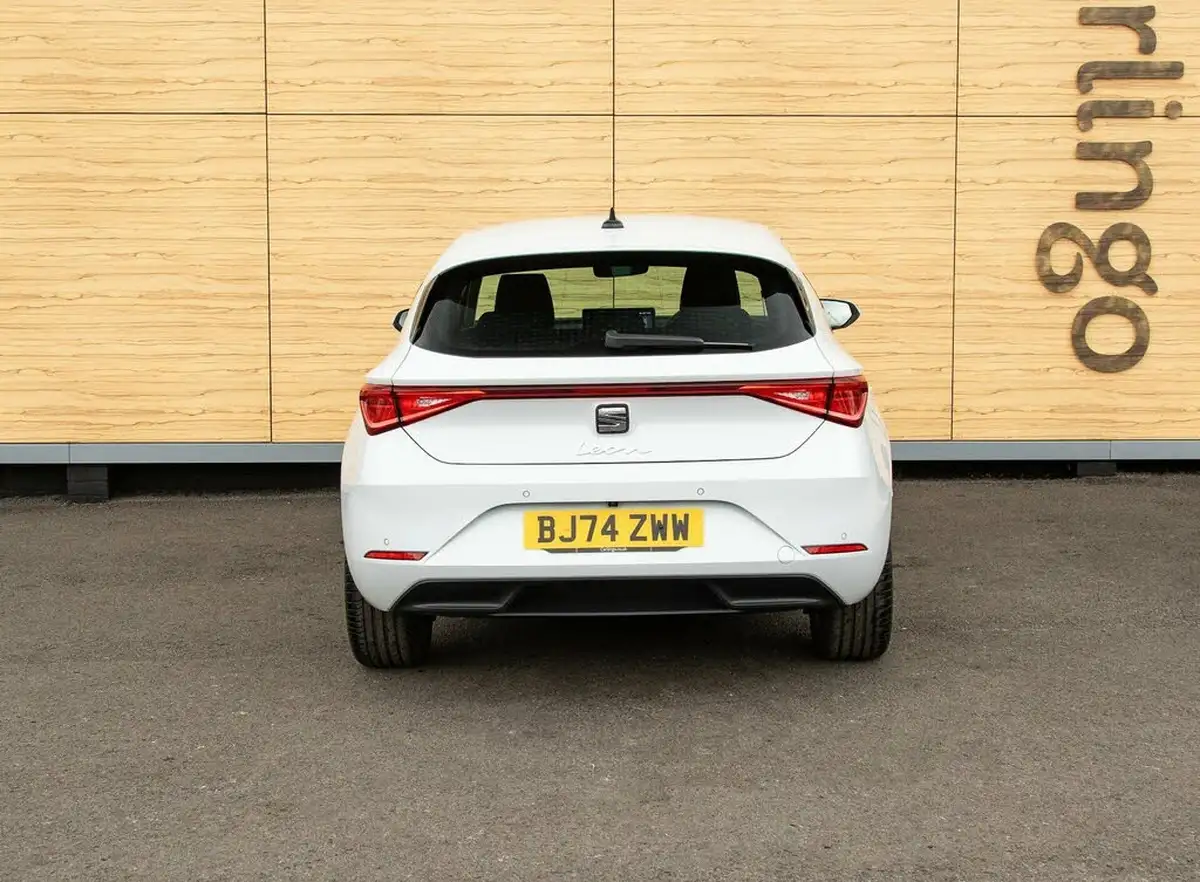 2024-seat-leon-15-tsi-se-dynamic-hatchback-big-6