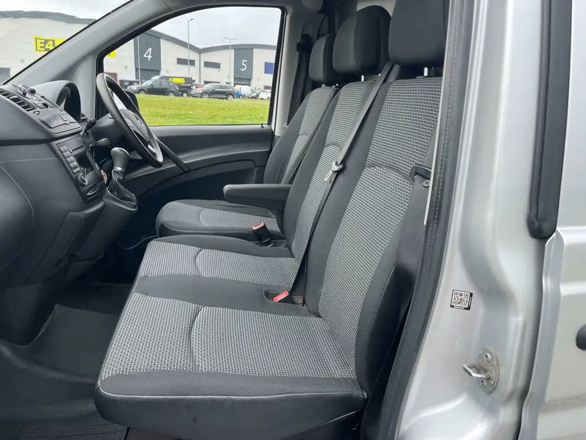 2014-mercedes-benz-vito-21td-113cdi-21cdi-panel-compact-big-26