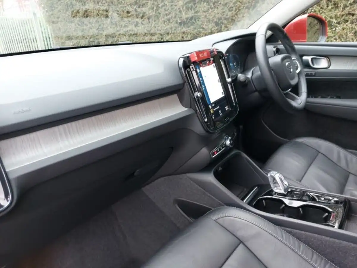 2021-volvo-xc40-15-t5-inscription-262bhp-big-4