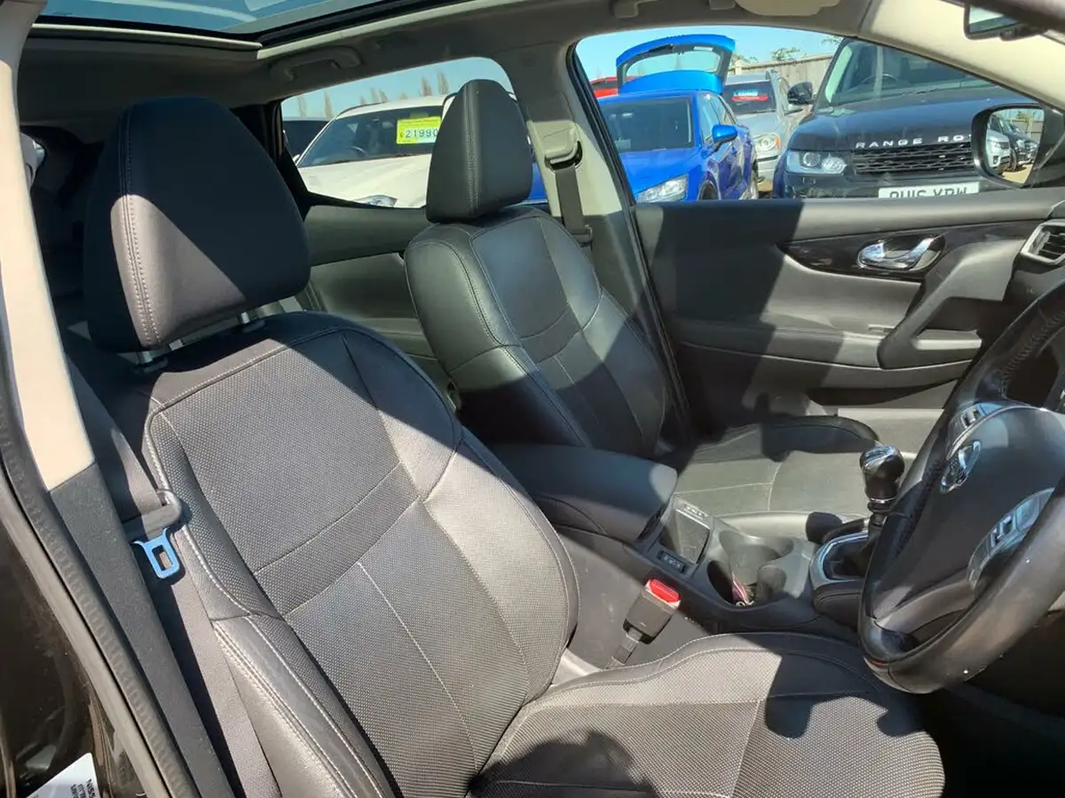 2014-nissan-qashqai-16dci-tekna-4x4-big-24