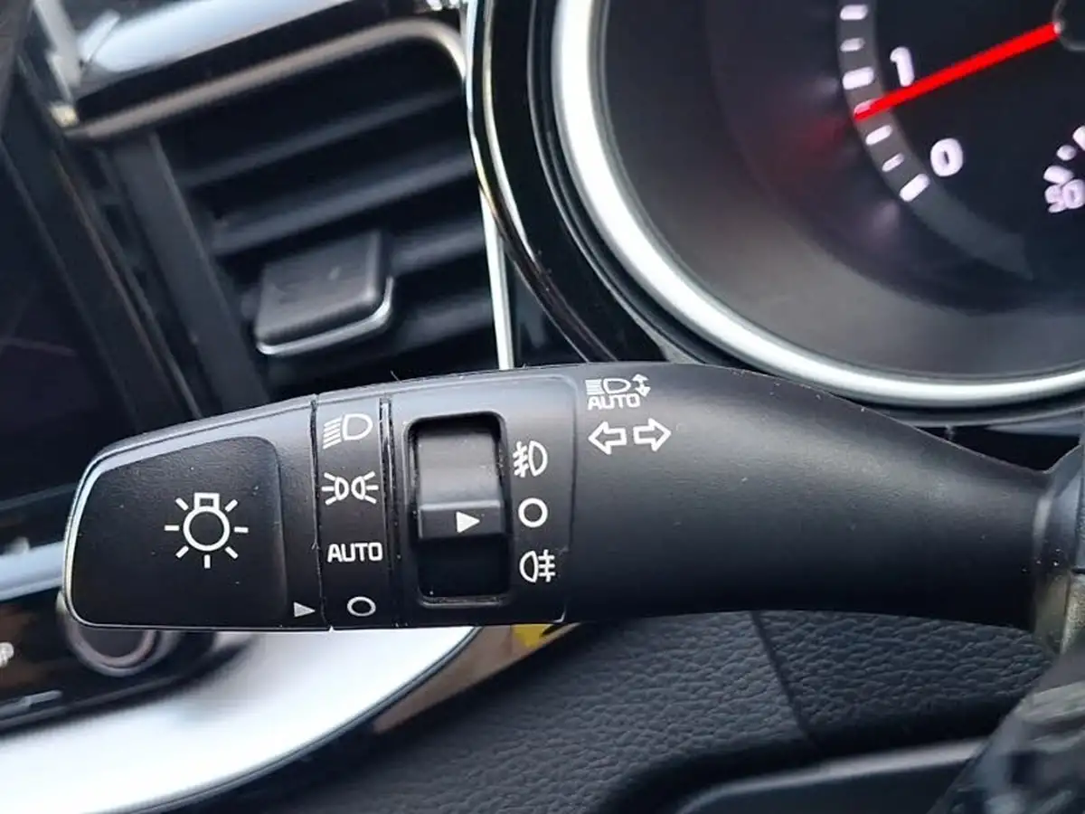 2023-kia-xceed-15-t-gdi-3-158bhp-big-17