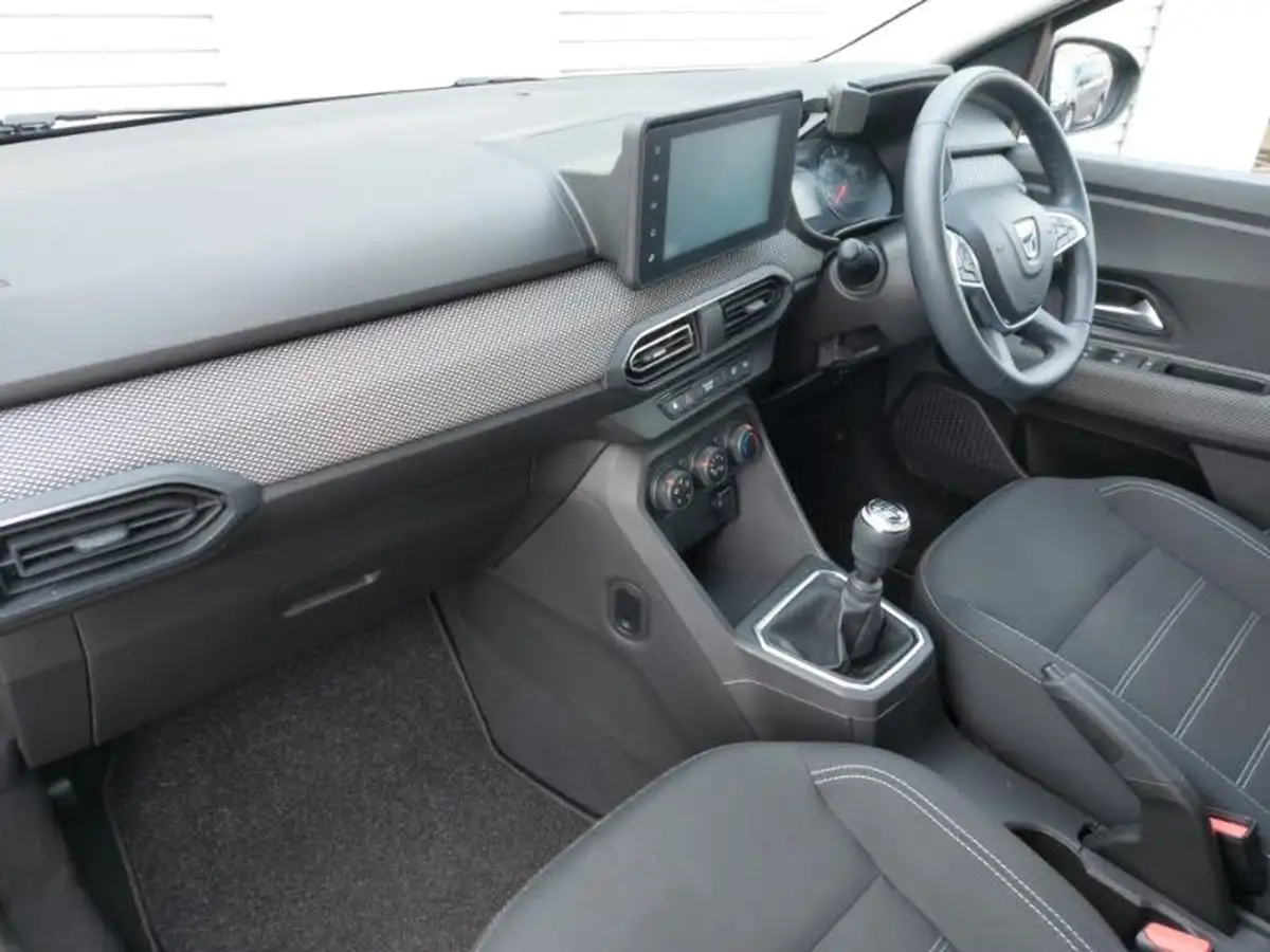 2023-dacia-sandero-10-tce-comfort-90bhp-big-10