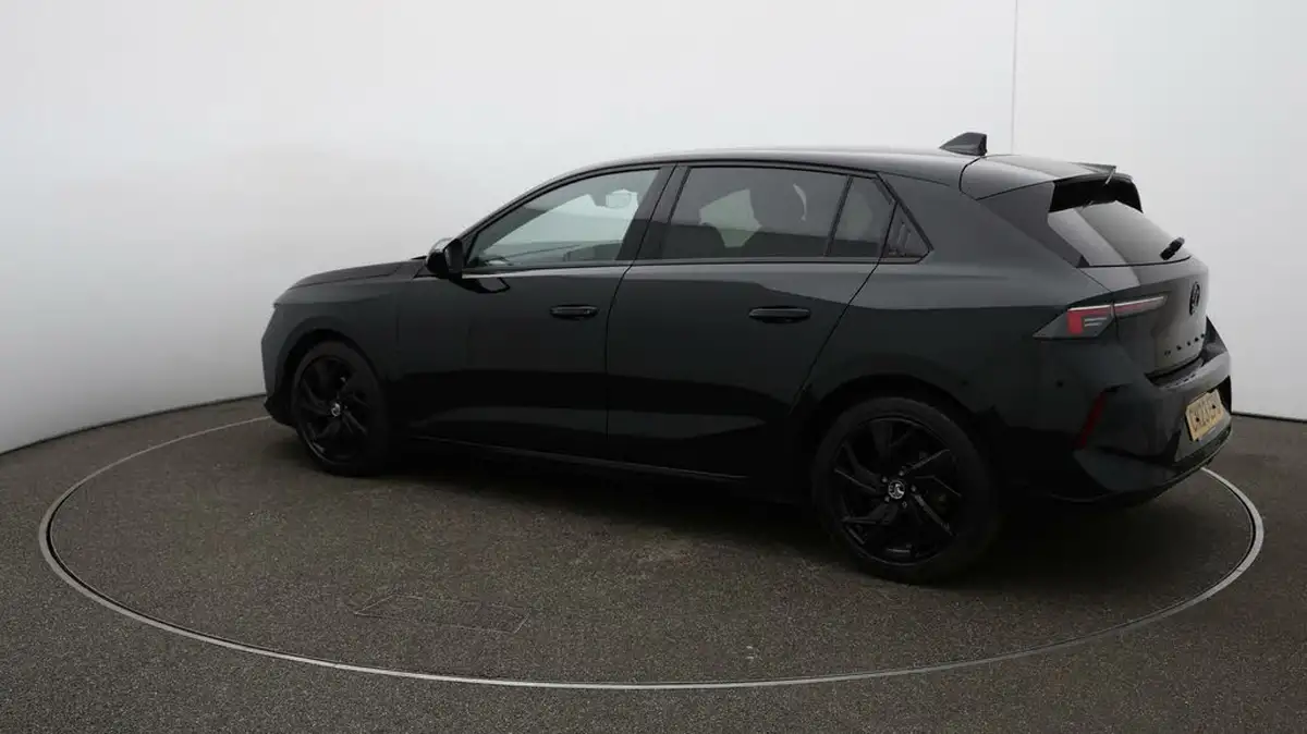 2023-vauxhall-astra-12-turbo-gs-hatchback-big-27