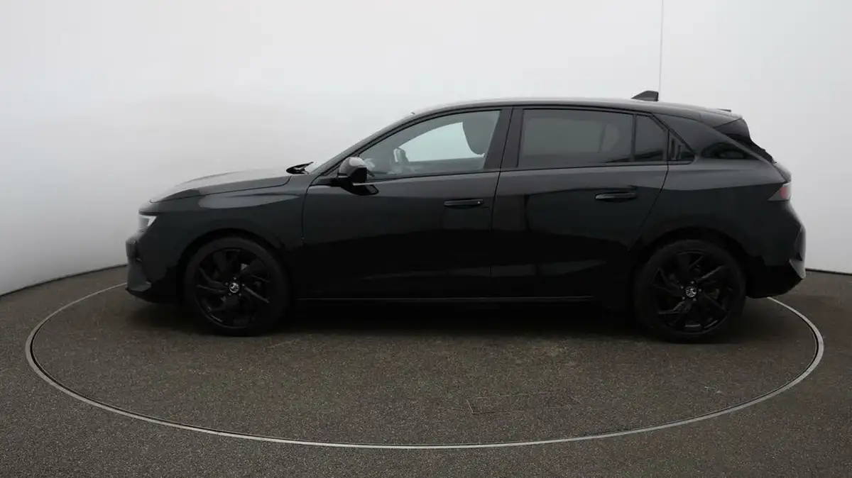 2023-vauxhall-astra-12-turbo-gs-hatchback-big-55