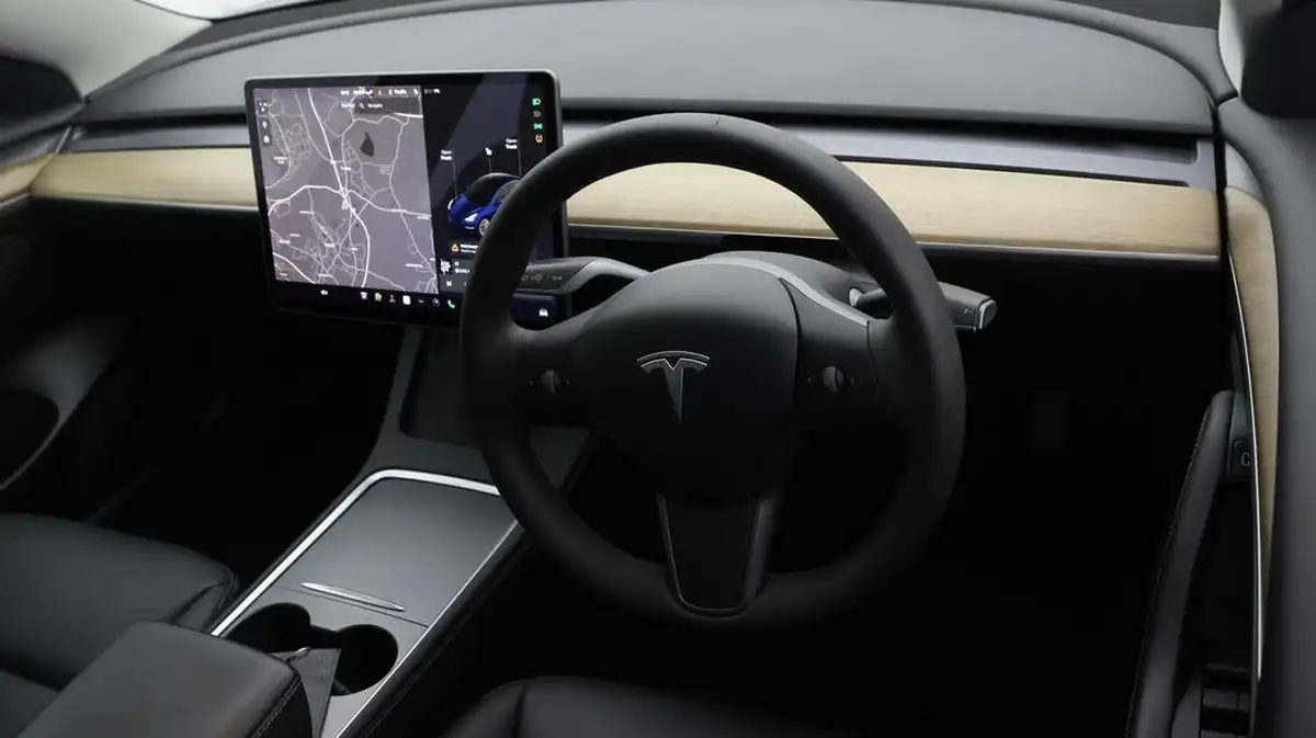 2021-tesla-model-3-e-long-range-4x4-big-8