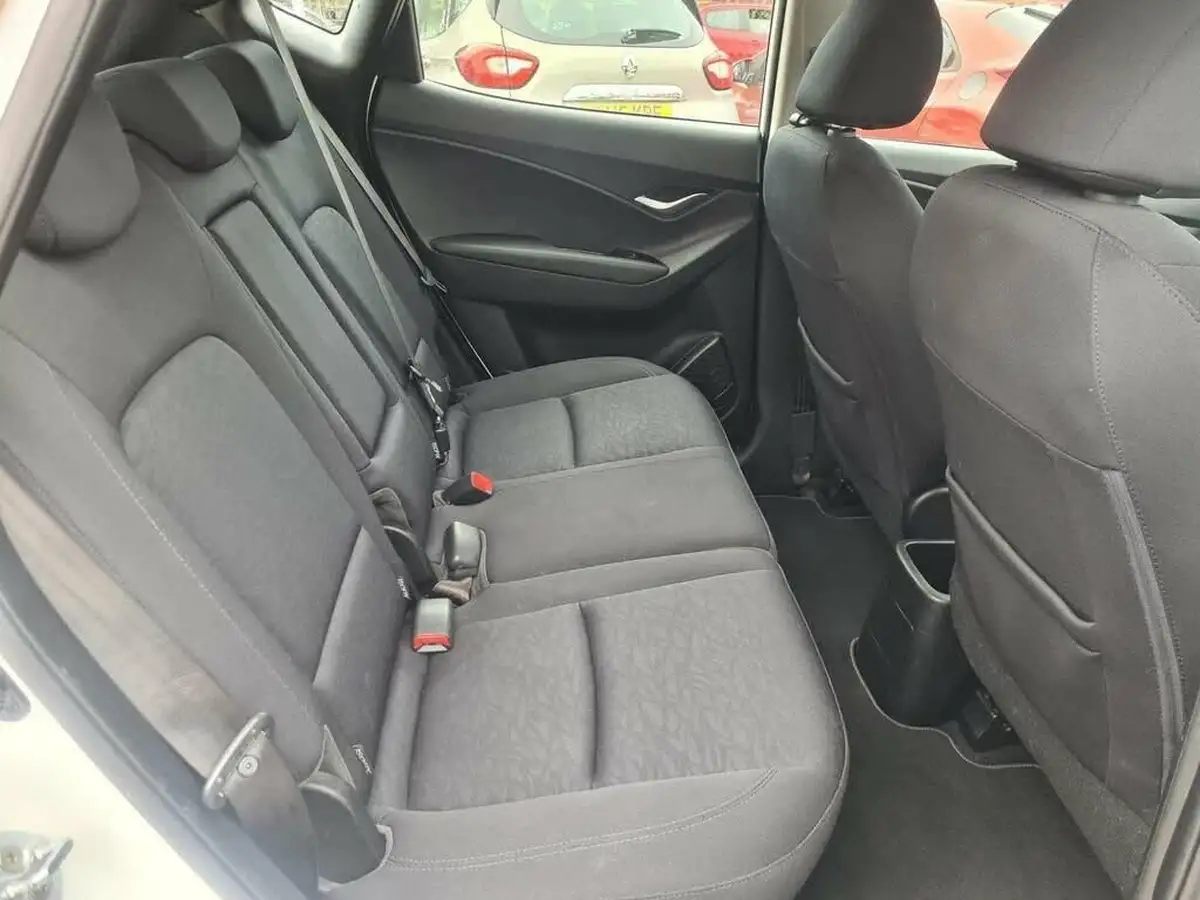 2016-hyundai-ix20-14-se-big-15