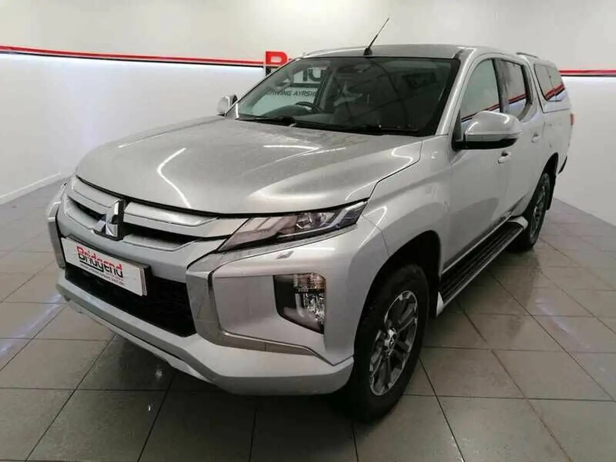 2020-mitsubishi-l200-22di-d-barbarian-big-2