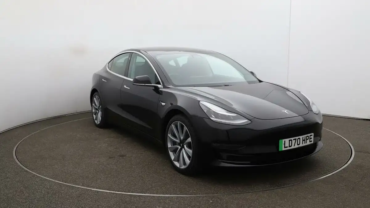 2020-tesla-model-3-e-long-range-big-36