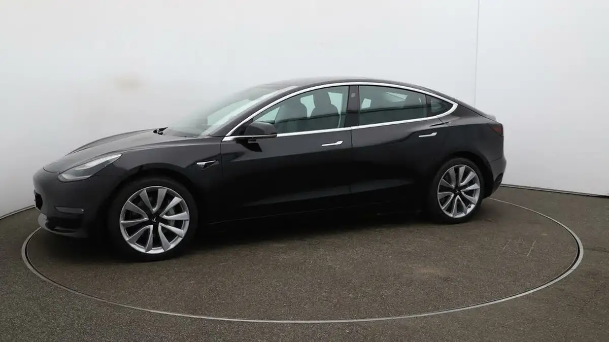 2020-tesla-model-3-e-long-range-big-60