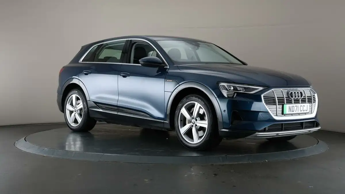 2021-audi-e-tron-50e-technik-station-wagon-big-47