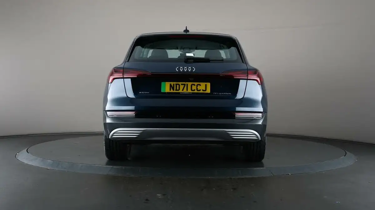 2021-audi-e-tron-50e-technik-station-wagon-big-6