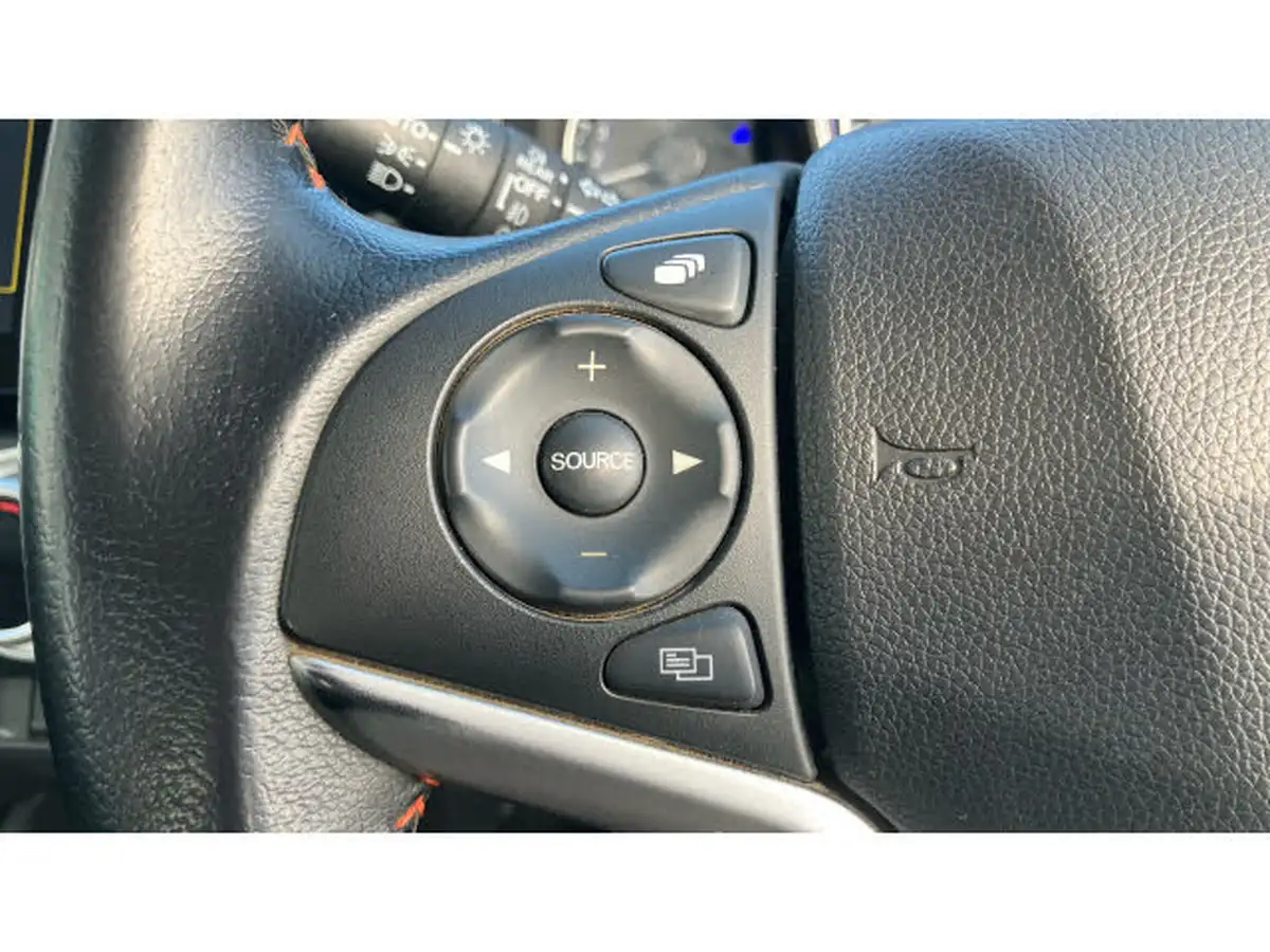 2019-honda-jazz-15-i-vtec-sport-big-12