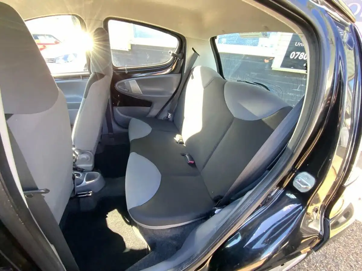 2012-citroen-c1-10-vtr-5d-big-27
