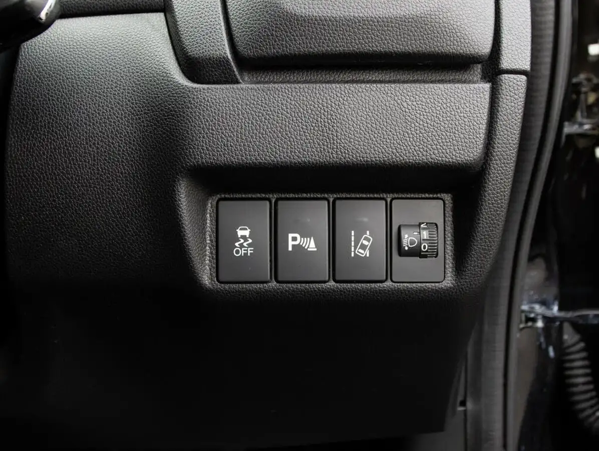 2015-honda-jazz-13-i-vtec-se-cvt-big-15