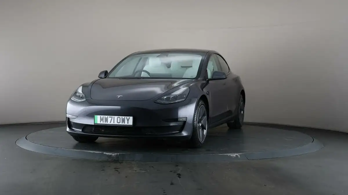 2021-tesla-model-3-e-long-range-awd-big-38