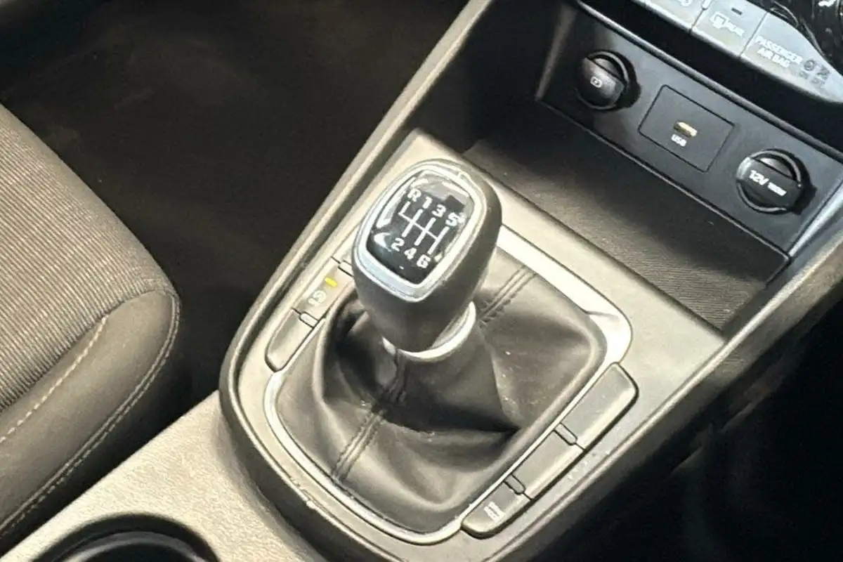 2021-hyundai-kona-10-t-gdi-se-connect-big-31