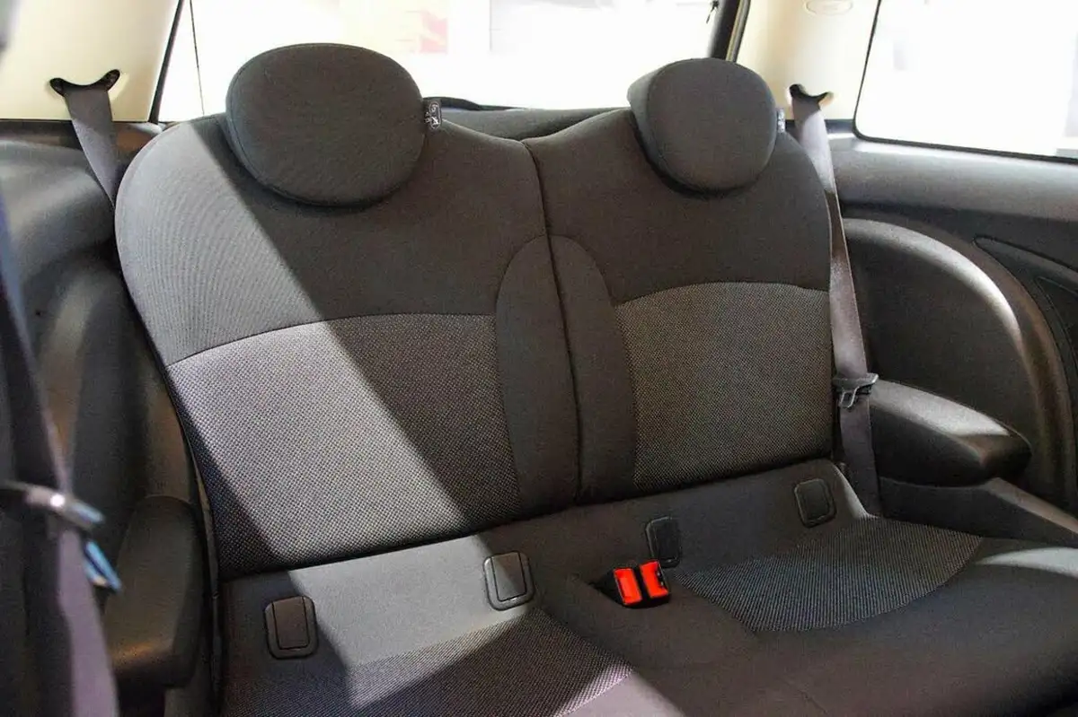 2011-mini-cooper-16td-one-d-big-11