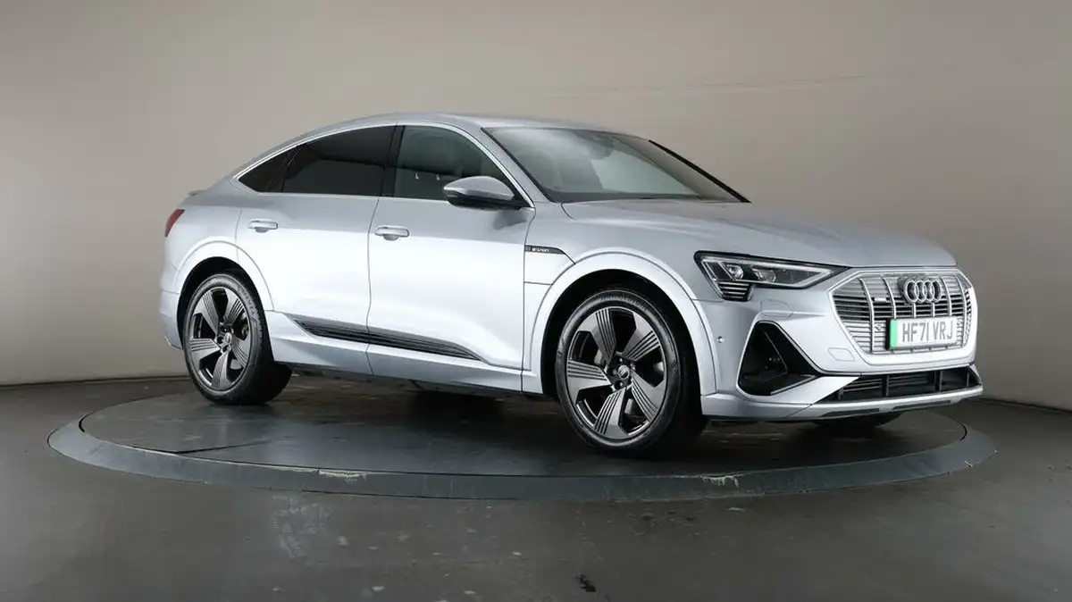 2021-audi-e-tron-55e-s-line-sportback-big-48