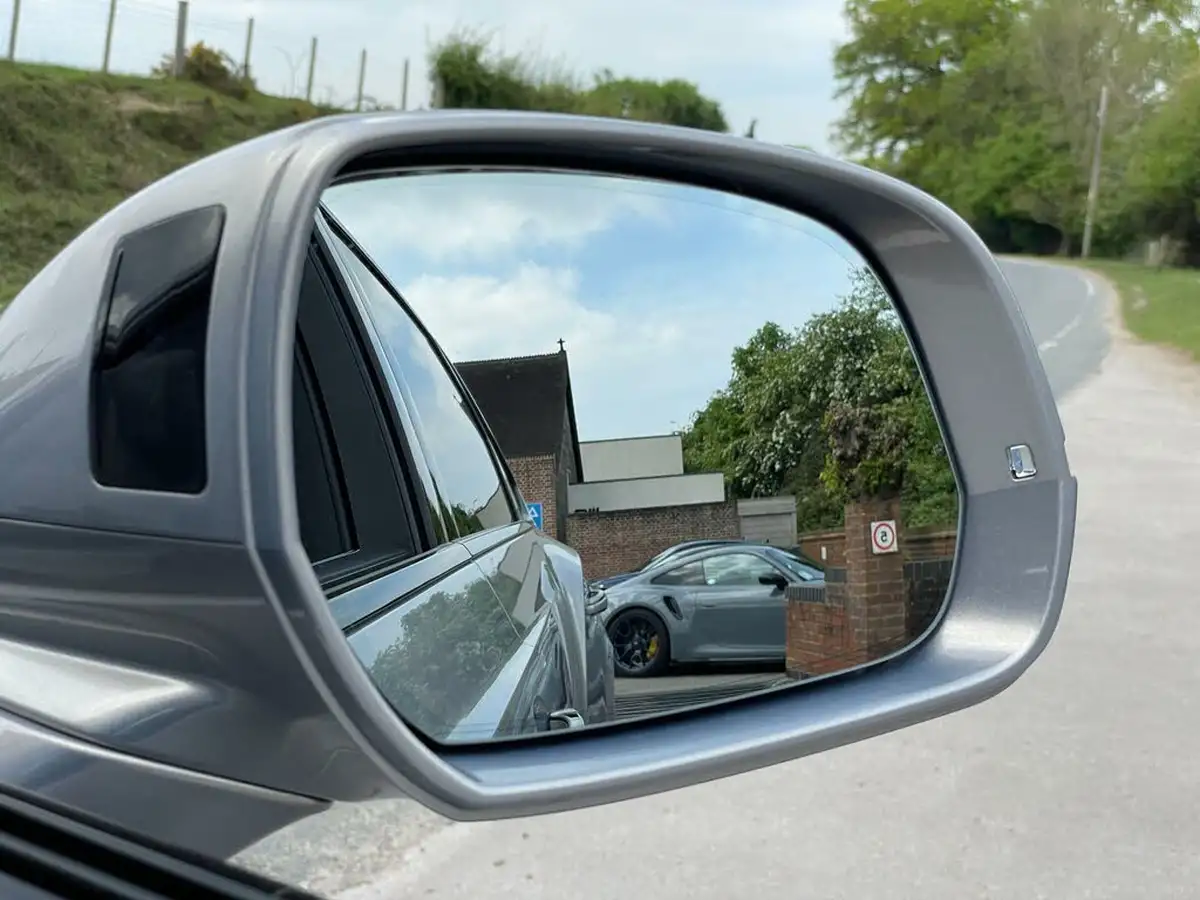2024-bentley-bentayga-big-52