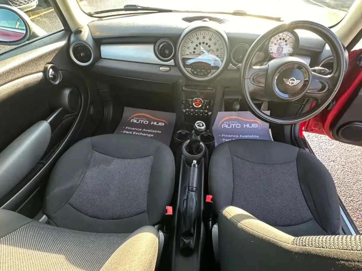 2011-mini-cooper-16-one-98bhp-hatchback-3d-big-10