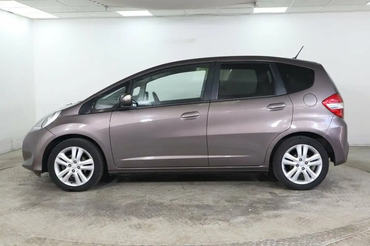 2013-honda-jazz-14-es-plus-big-7