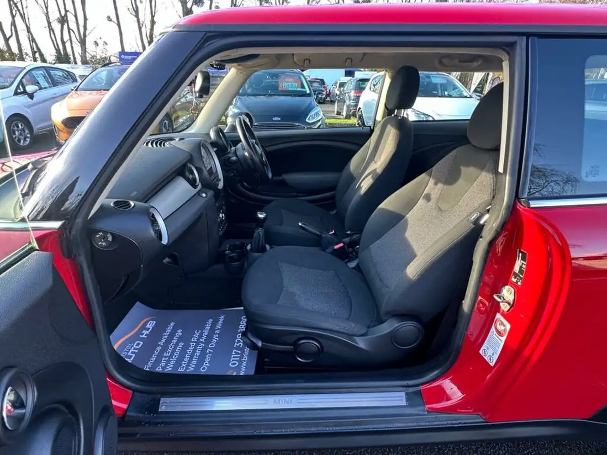 2011-mini-cooper-16-one-98bhp-hatchback-3d-big-34