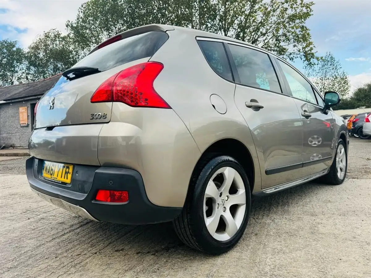 2011-peugeot-3008-crossover-20td-exclusive-150bhp-big-36