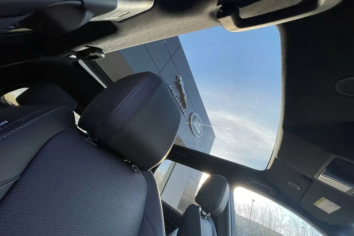 2024-land-rover-discovery-sport-15-p300e-dynamic-se-big-35