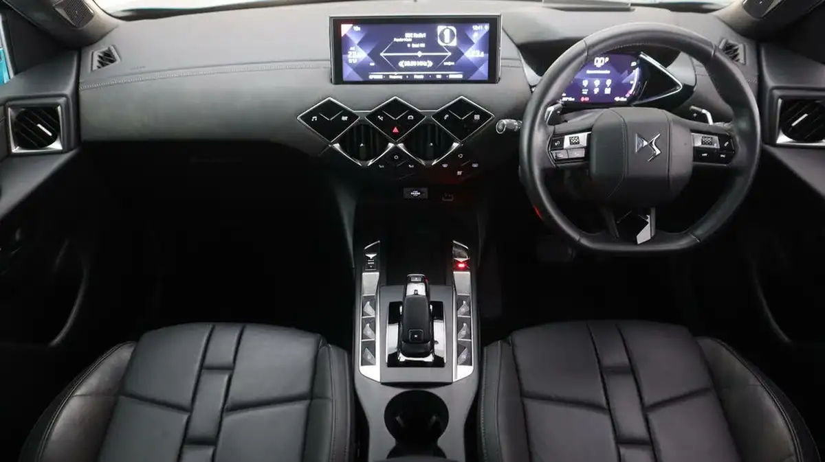 2019-ds-ds-3-crossback-12-puretech-ultra-prestige-155ps-big-13