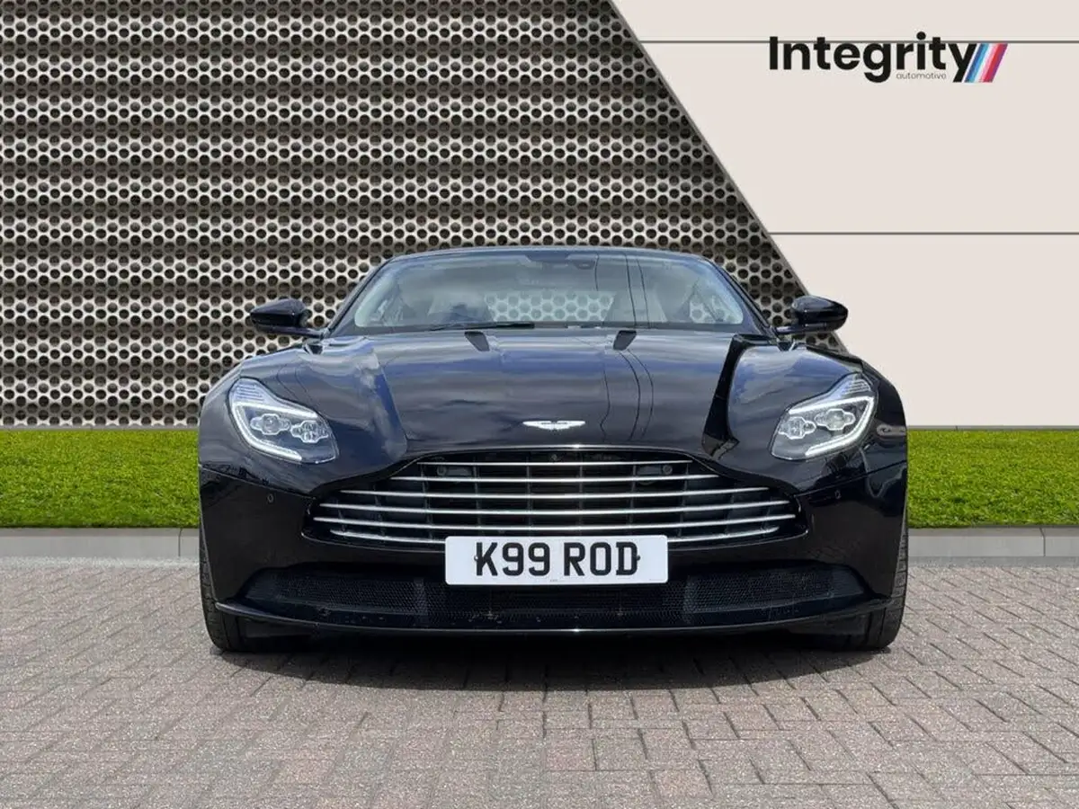 2017-aston-martin-db11-52-v12-launch-edition-big-7