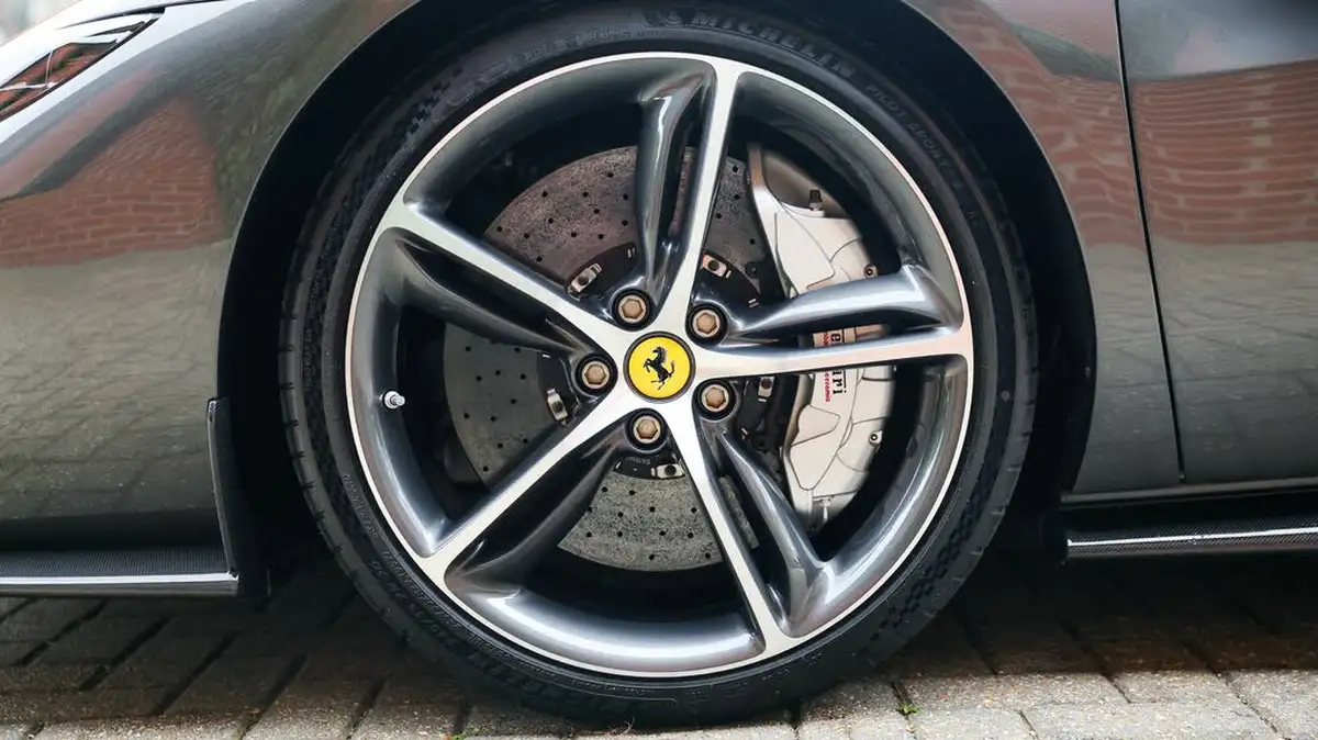 2023-ferrari-296-gts-big-23