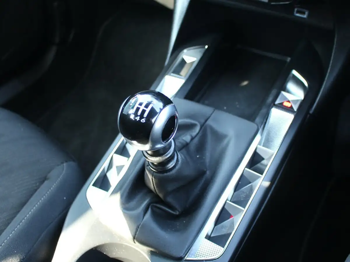 2019-ds-ds-3-crossback-12-puretech-elegance-100ps-big-56