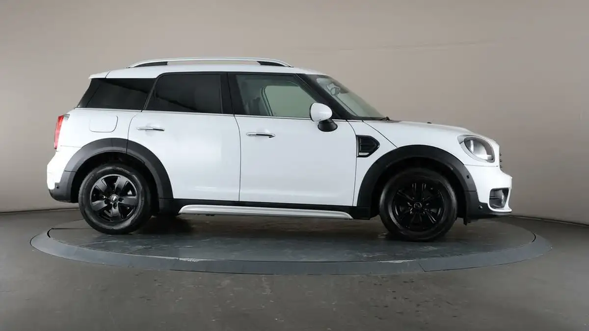 2019-mini-countryman-20td-cooper-d-classic-auto-big-53