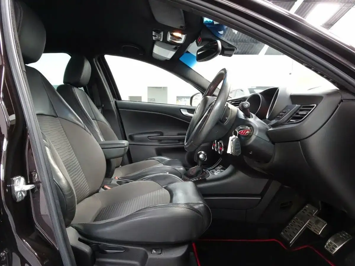 2014-alfa-romeo-giulietta-14-exclusive-alfa-tct-big-11