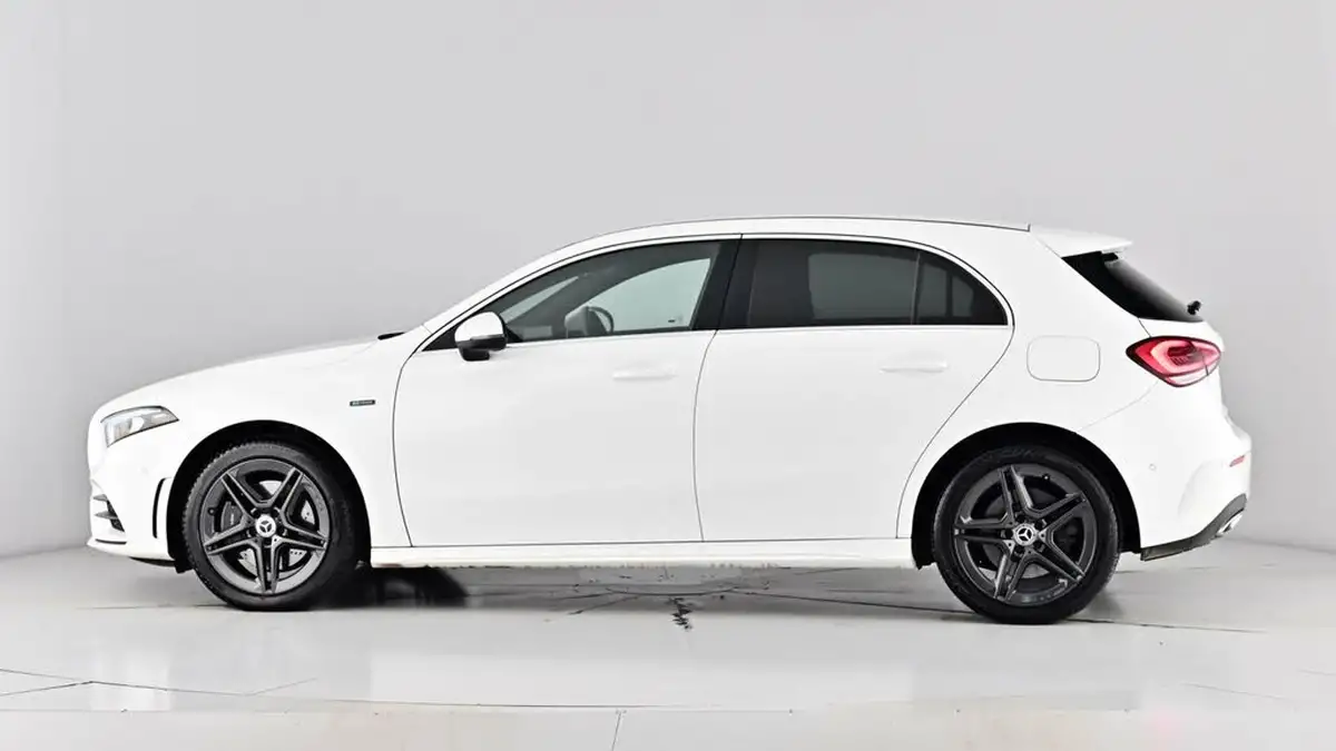 2021-mercedes-benz-a-class-13-a250e-amg-line-executive-hatchback-5d-big-63