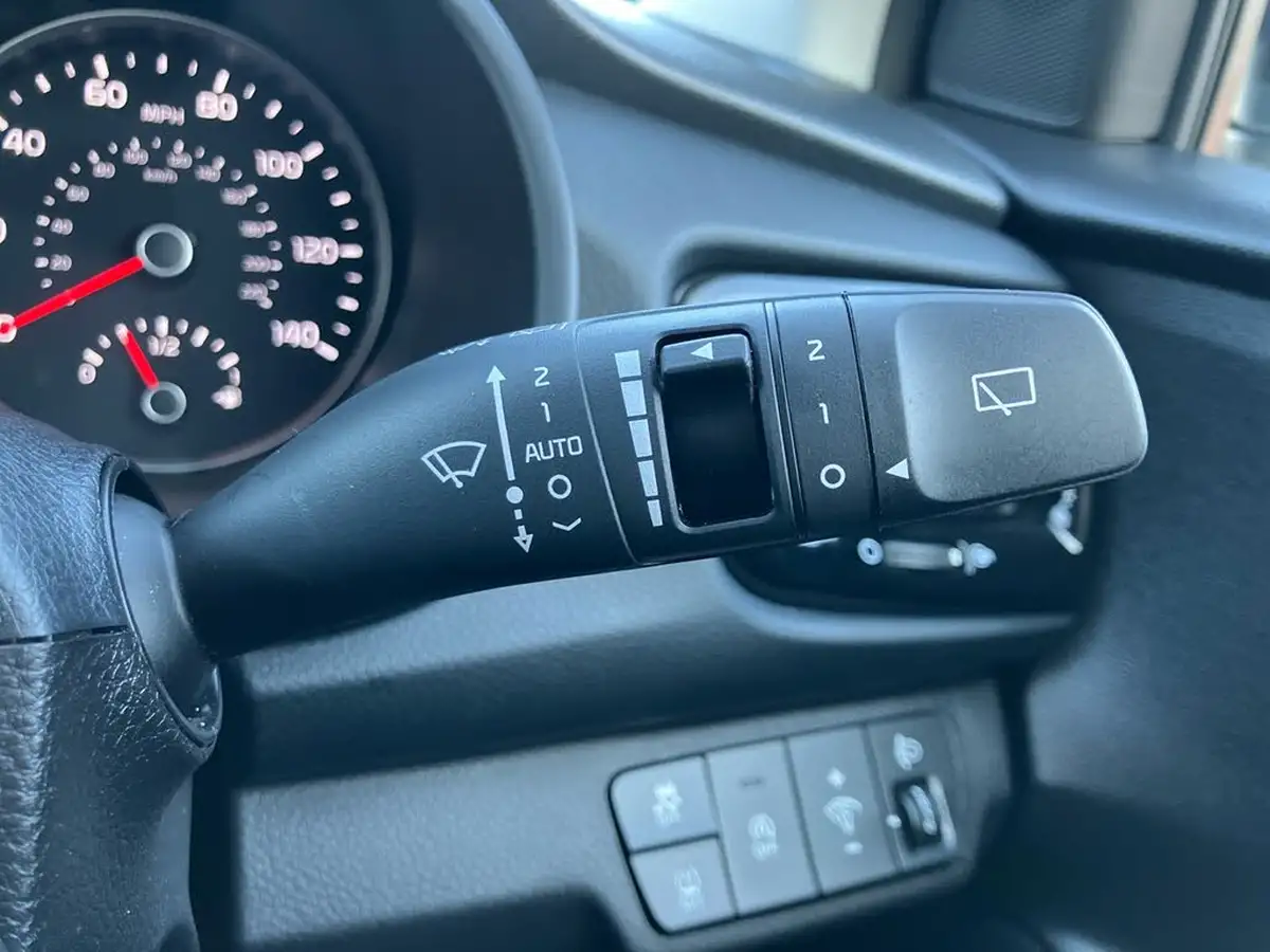2023-kia-rio-10-t-gdi-3-dct-big-34