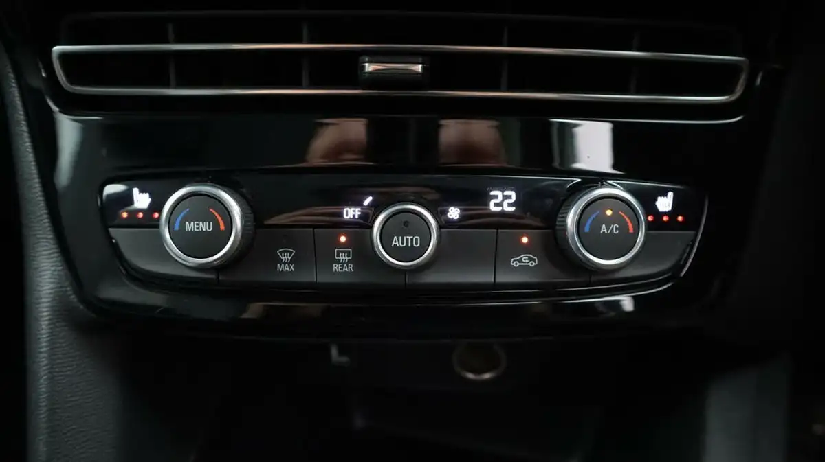 2022-vauxhall-mokka-e-elite-premium-big-12