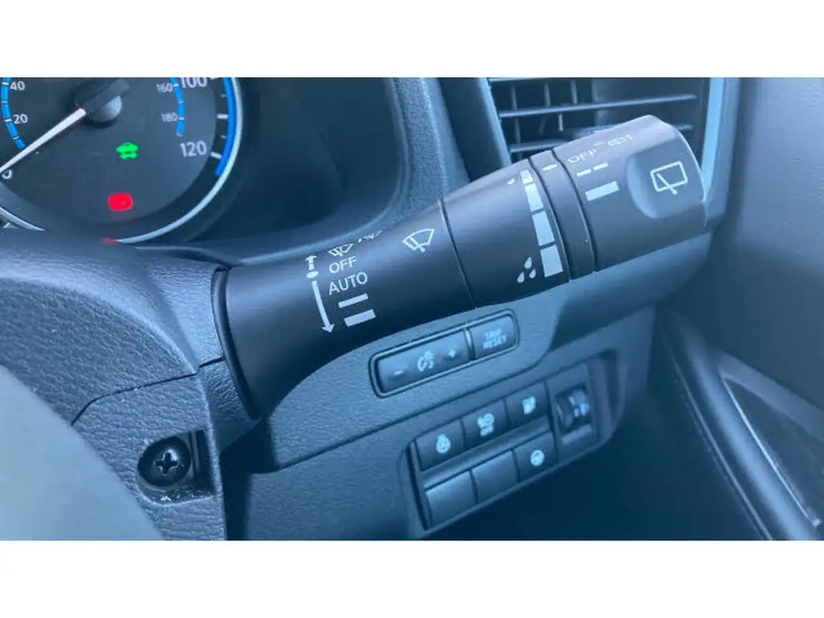 2023-nissan-leaf-e-tekna-39kwh-big-36