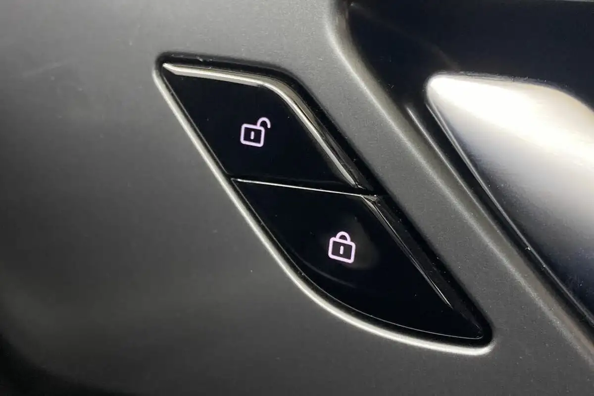 2024-mg-hs-15t-gdi-trophy-273ps-plug-in-hybrid-1496cc-auto-big-36