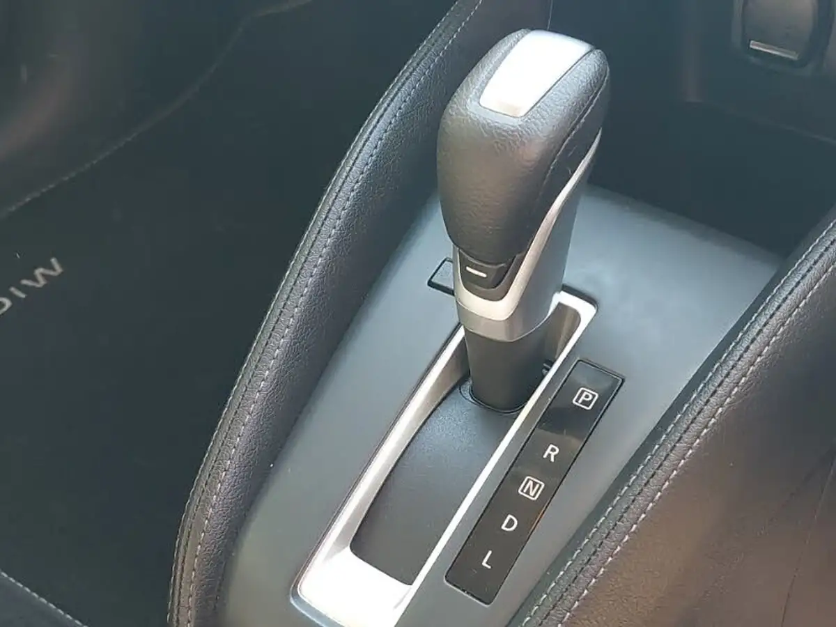 2021-nissan-micra-10-ig-t-acenta-cvt-big-13