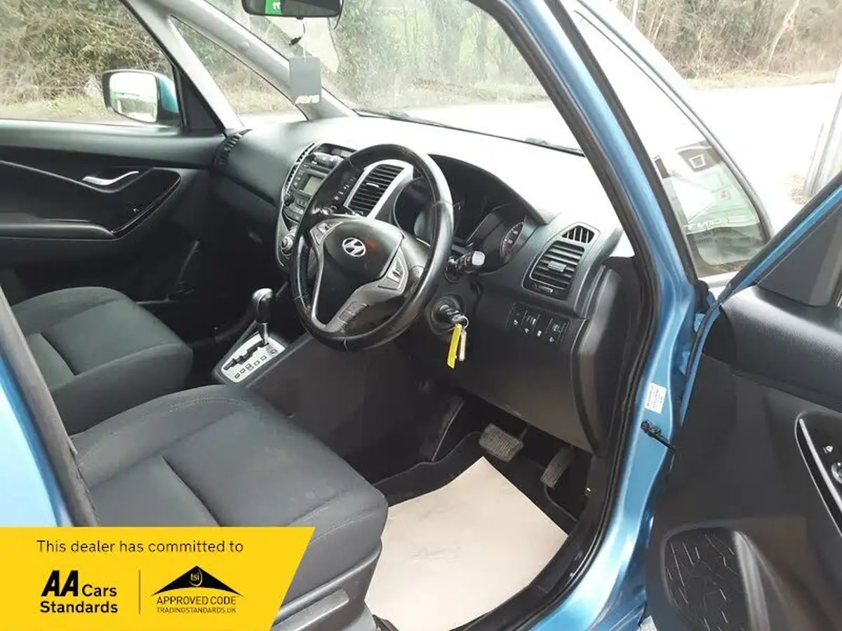 2014-hyundai-ix20-16-style-125ps-big-9