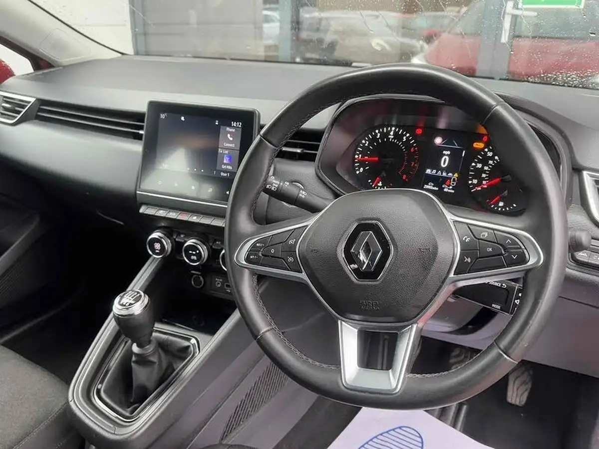 2022-renault-clio-10-tce-iconic-edition-big-36