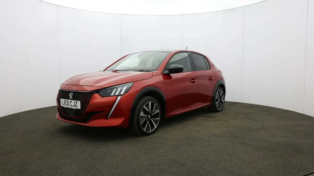 2021-peugeot-208-e-gt-premium-big-2