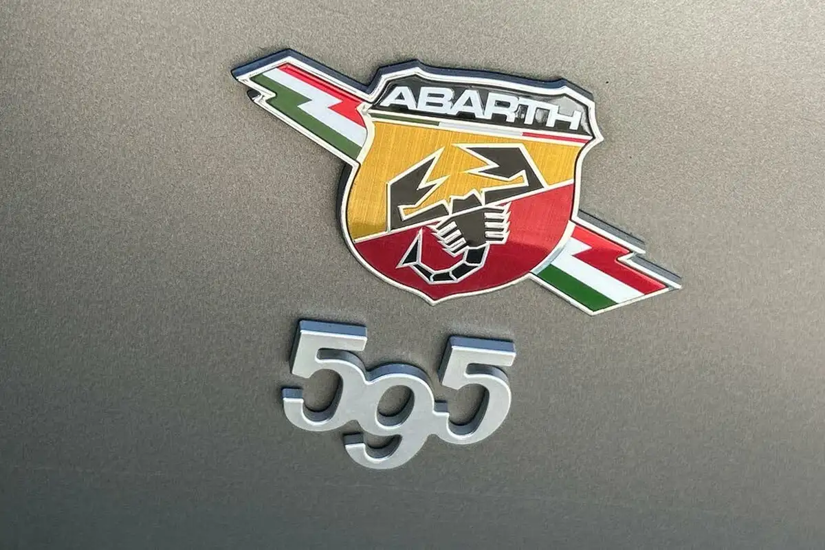 2021-abarth-595-14-tjet-f-mta-big-19