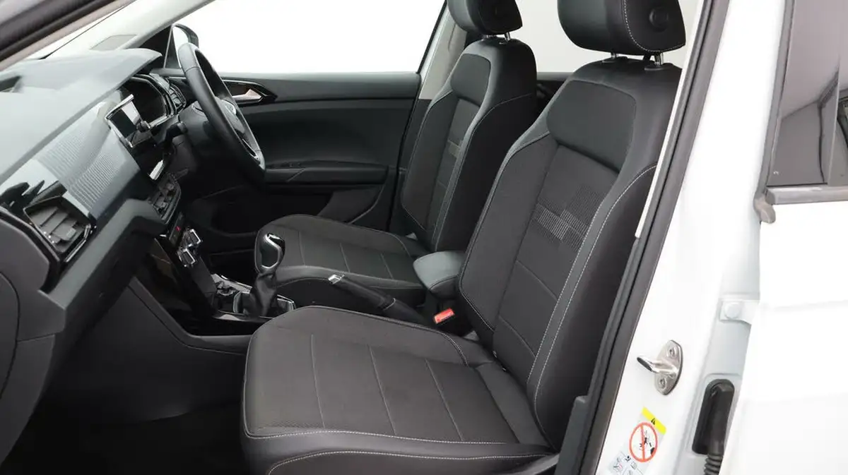 2023-volkswagen-t-cross-10-tsi-black-edition-110ps-big-14